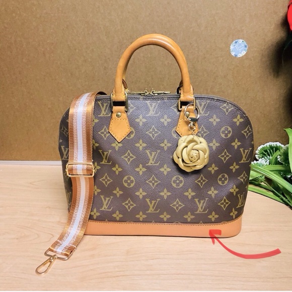 ✅ AUTHENTIC LOUIS VUITTON ALMA PM - Picture 8 of 11